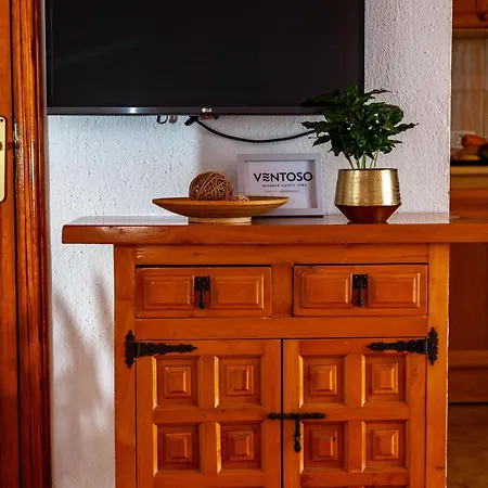 Ventoso , Modern Rustic Apartmán